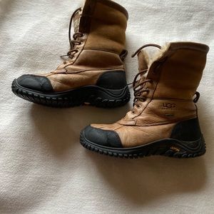 Ugg Adirondack boots size 10 US. All leather